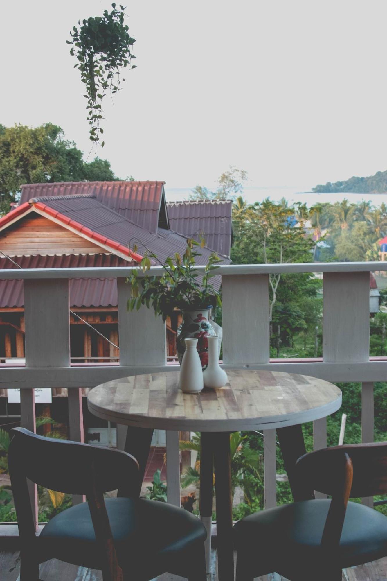 Dahlia Guesthouse Koh Rong Sanloem Exterior photo